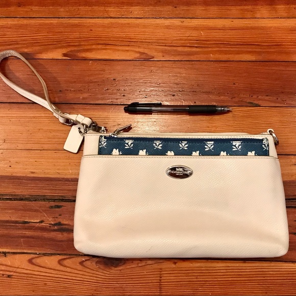 Rare Coach Wristlet with removable wallet - Picture 3 of 10